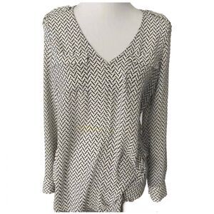 Candie's Long Sleeve V-neck Blouse size M